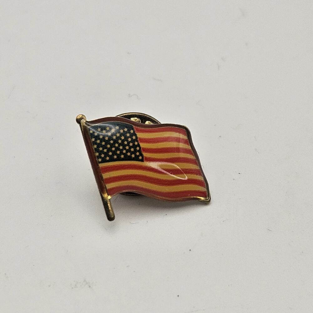 American Flag Old Glory USA Gold Tone Vintage Lapel Pin Proudly Made In USA